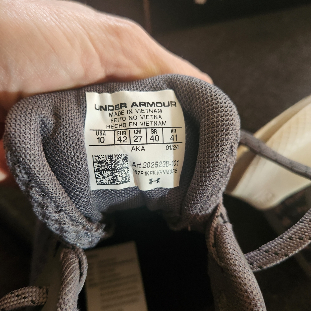 Under Armour Women's Black Running Shoes W9 - Picture 8 of 10